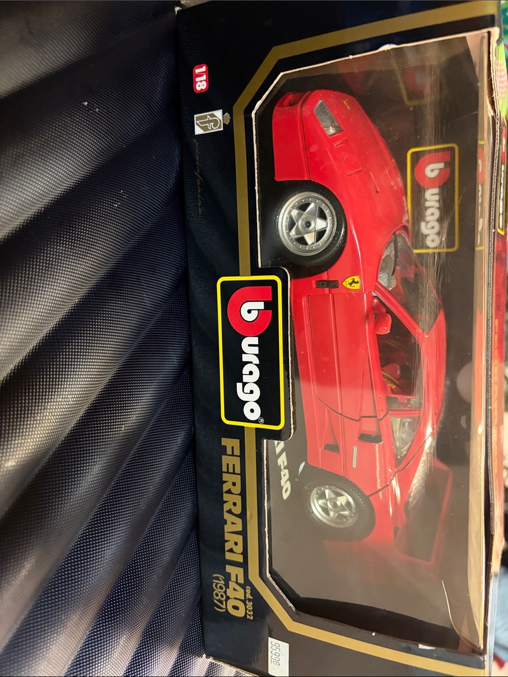 Burago Red Ferrari F40 (1987) Die-Cast Model Car